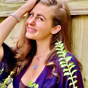 Meet your Posher, Christina